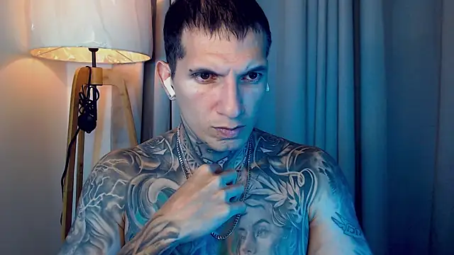 Snapshot of Shane_Clay chatting on November 4, 1:09 am Shane Clay online show from November 4, 1:09 am