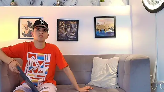 TWINKS FRIENDS online show from April 12, 1:25 pm