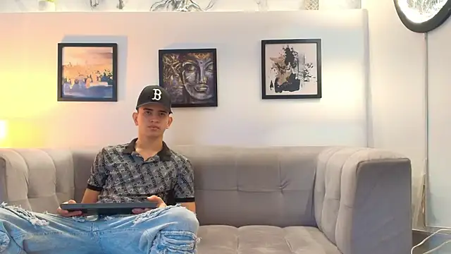 TWINKS FRIENDS online show from March 11, 1:16 pm