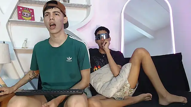 TWINKS FRIENDS online show from September 12, 1:28 am