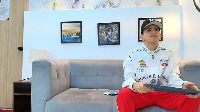 TWINKS FRIENDS online show from February 26, 1:22 pm