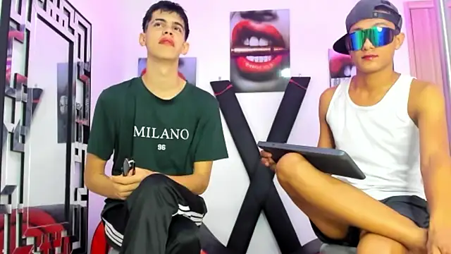 TWINKS FRIENDS online show from October 18, 7:21 am