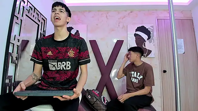 TWINKS FRIENDS online show from February 2, 1:21 pm