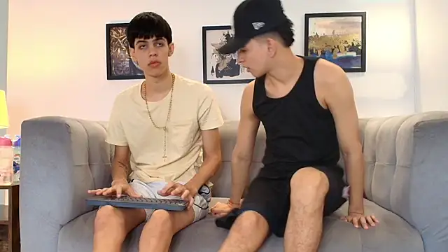 TWINKS FRIENDS online show from March 22, 1:23 pm