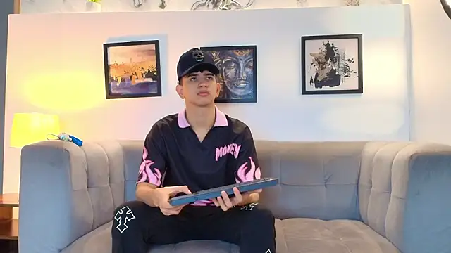 TWINKS FRIENDS online show from March 13, 1:16 pm