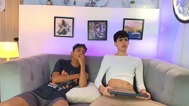 TWINKS FRIENDS online show from April 17, 1:36 pm