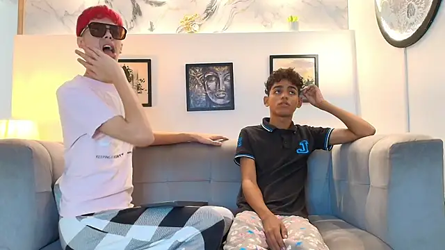 Snapshot of TWINKS_FRIENDS chatting on May 20, 1:30 pm TWINKS FRIENDS online show from May 20, 1:30 pm