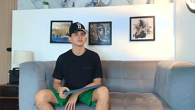 TWINKS FRIENDS online show from March 10, 1:15 pm