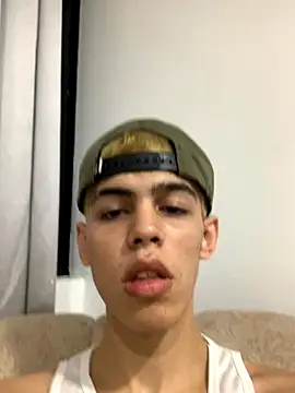 TWINKS FRIENDS online show from November 22, 1:15 am