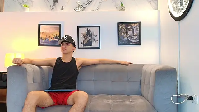 TWINKS FRIENDS online show from March 5, 1:19 pm