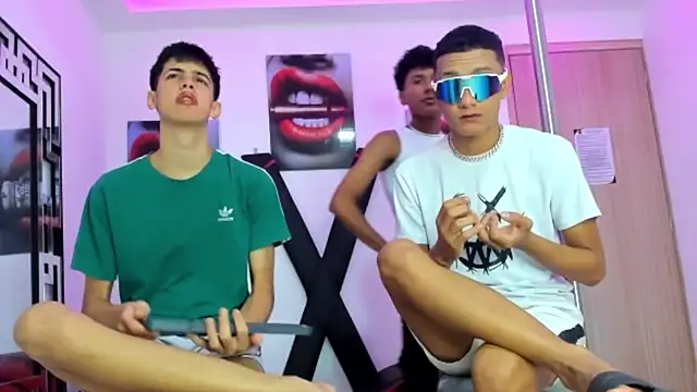 TWINKS FRIENDS online show from October 31, 7:27 am