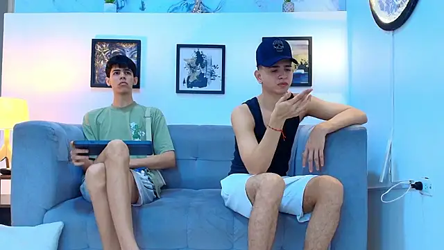 TWINKS FRIENDS online show from March 18, 1:24 pm