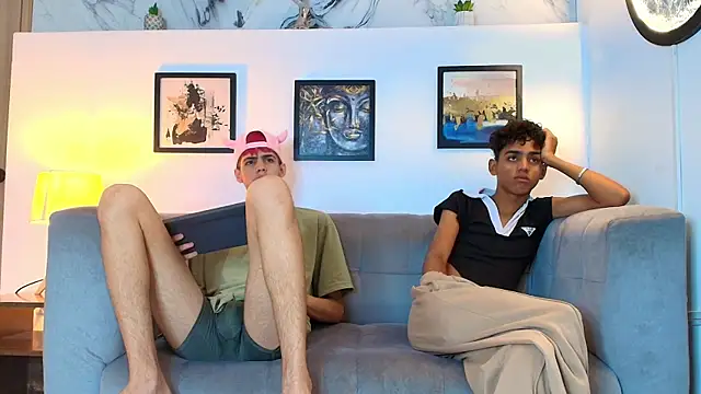 Snapshot of TWINKS_FRIENDS chatting on May 18, 1:38 pm TWINKS FRIENDS online show from May 18, 1:38 pm