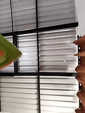 Hiroshi Shen online show from October 20, 4:07 pm