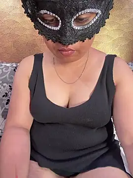 Snapshot of Iampriyaaa15 chatting on July 18, 8:12 am Iampriyaaa15 online show from July 18, 8:12 am