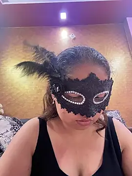 Snapshot of Iampriyaaa15 chatting on July 8, 6:36 am Iampriyaaa15 online show from July 8, 6:36 am