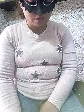 Snapshot of Iampriyaaa15 chatting on December 18, 5:45 am Iampriyaaa15 online show from December 18, 5:45 am