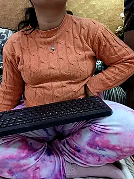 Iampriyaaa15 online show from January 12, 5:58 am