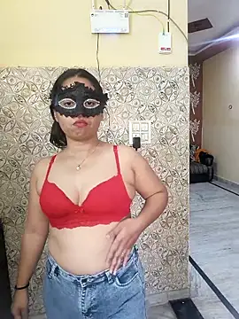 Snapshot of Iampriyaaa15 chatting on November 13, 9:13 am Iampriyaaa15 online show from November 13, 9:13 am