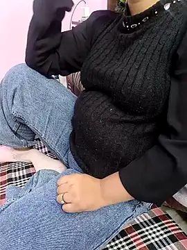 Snapshot of Iampriyaaa15 chatting on November 27, 10:05 am Iampriyaaa15 online show from November 27, 10:05 am