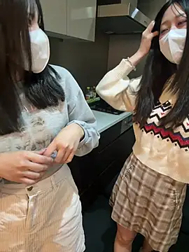 Snapshot of OSUSHI-CHAN chatting on June 30, 6:52 pm OSUSHI-CHAN online show from June 30, 6:52 pm