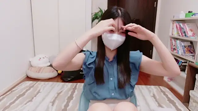 Snapshot of OSUSHI-CHAN chatting on June 19, 5:30 pm OSUSHI-CHAN online show from June 19, 5:30 pm