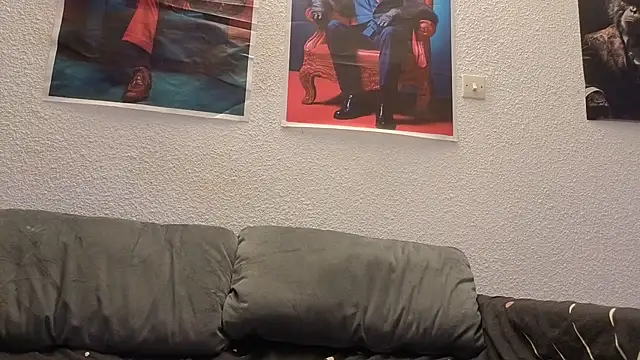 Snapshot of Oulola777 chatting on November 10, 6:24 pm Oulola777 online show from November 10, 6:24 pm