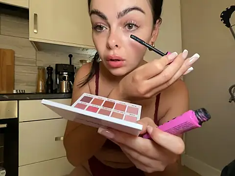 Snapshot of FrancescaXO chatting on June 25, 6:29 am FrancescaXO online show from June 25, 6:29 am
