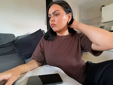 FrancescaXO online show from March 18, 2:08 pm