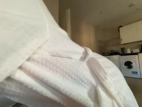 FrancescaXO online show from March 3, 3:19 pm