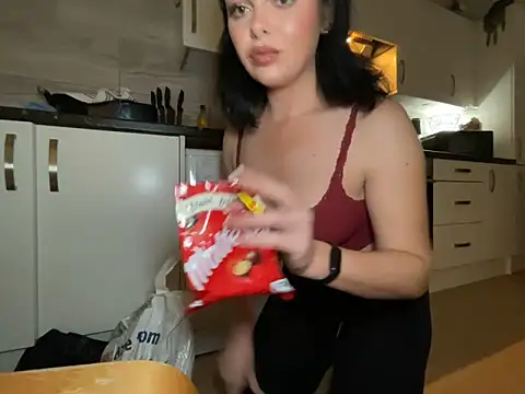 FrancescaXO online show from March 15, 8:38 pm