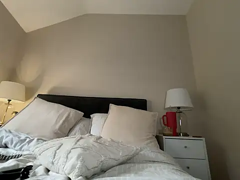 Snapshot of FrancescaXO chatting on October 1, 8:19 am FrancescaXO online show from October 1, 8:19 am