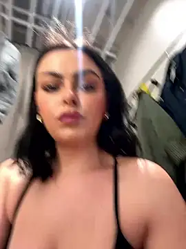 FrancescaXO online show from February 10, 2:16 pm