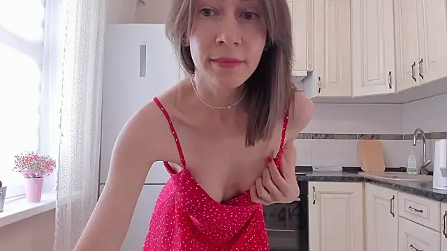 Snapshot of GoodGlamorGirl chatting on March 2, 3:51 am GoodGlamorGirl online show from March 2, 3:51 am