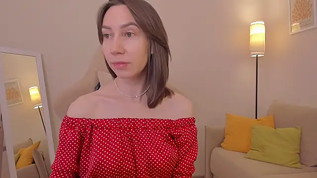 GoodGlamorGirl online show from April 7, 4:03 am