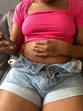 Snapshot of PrettyNina77 chatting on October 29, 12:04 pm PrettyNina77 online show from October 29, 12:04 pm