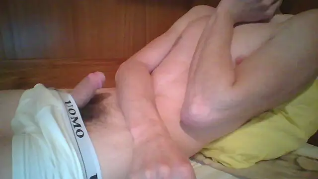 Snapshot of Hotboy096 chatting on January 11, 10:44 am Hotboy096 online show from January 11, 10:44 am