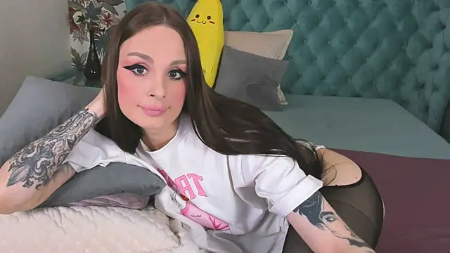 Snapshot of NaughtyLoryy chatting on November 5, 9:12 am NaughtyLoryy online show from November 5, 9:12 am