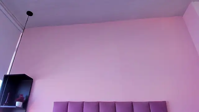 Snapshot of violet_myerrs chatting on February 27, 1:44 pm violet myerrs online show from February 27, 1:44 pm