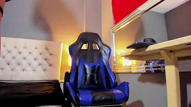 Snapshot of MiaMalkoba chatting on November 20, 12:50 pm MiaMalkoba online show from November 20, 12:50 pm