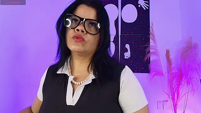Snapshot of Iamlola_ chatting on October 16, 9:12 pm Iamlola online show from October 16, 9:12 pm