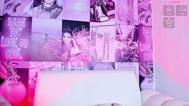 Iamlola  online show from February 26, 3:28 am