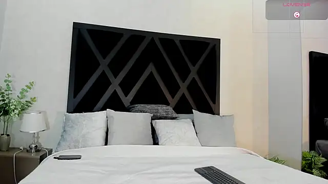 Snapshot of zoe_martins_ chatting on June 4, 5:39 pm zoe martins online show from June 4, 5:39 pm