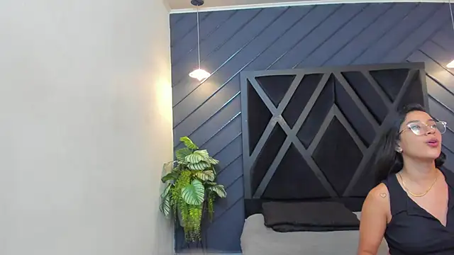 zoe martins  online show from September 18, 5:16 pm