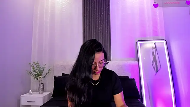 Snapshot of zoe_martins_ chatting on July 17, 5:32 pm zoe martins online show from July 17, 5:32 pm