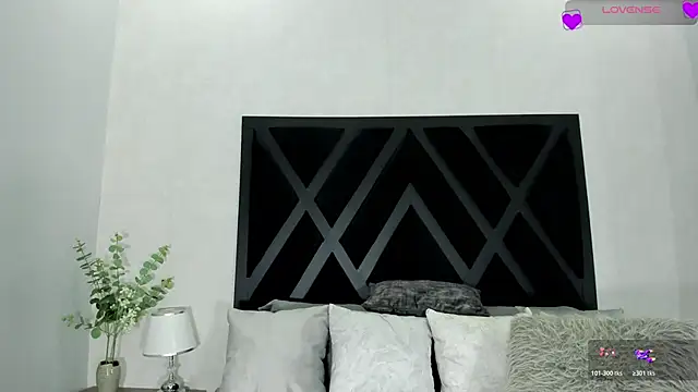 Snapshot of zoe_martins_ chatting on June 10, 5:36 pm zoe martins online show from June 10, 5:36 pm
