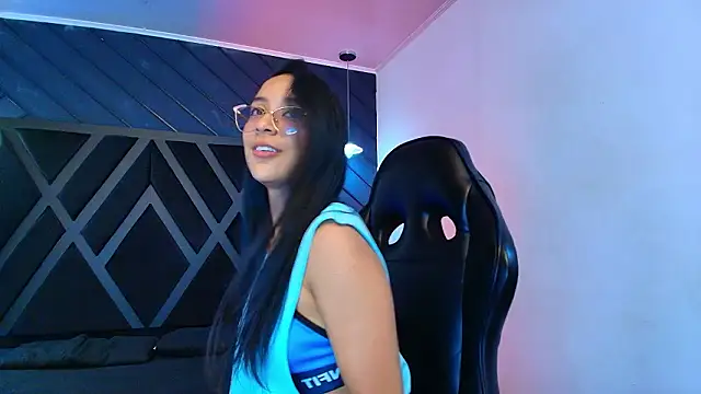 zoe martins  online show from February 26, 5:35 pm