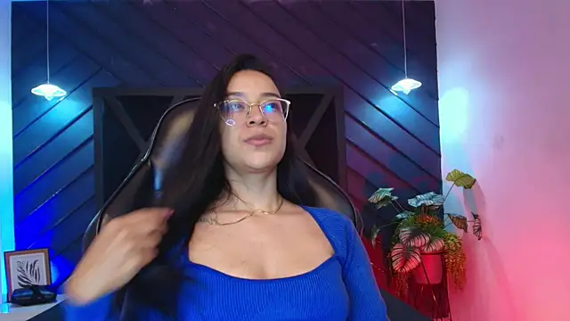 zoe martins  online show from March 18, 5:14 pm