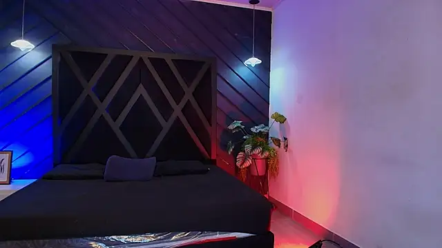 zoe martins  online show from April 8, 5:14 pm