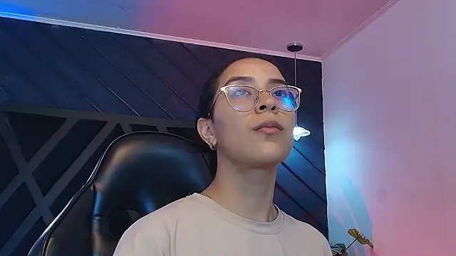 zoe martins  online show from March 7, 5:29 pm